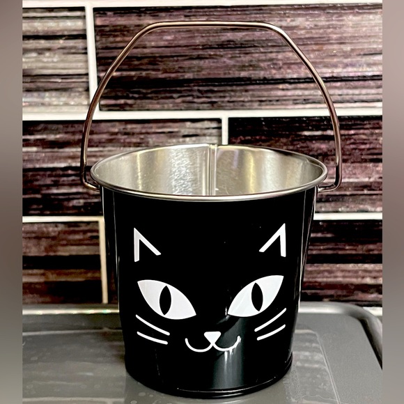 🌸3/$25 🆕 Target Halloween Witch’s Brew Black Cat Metal Pail Scented Candle - Picture 3 of 12